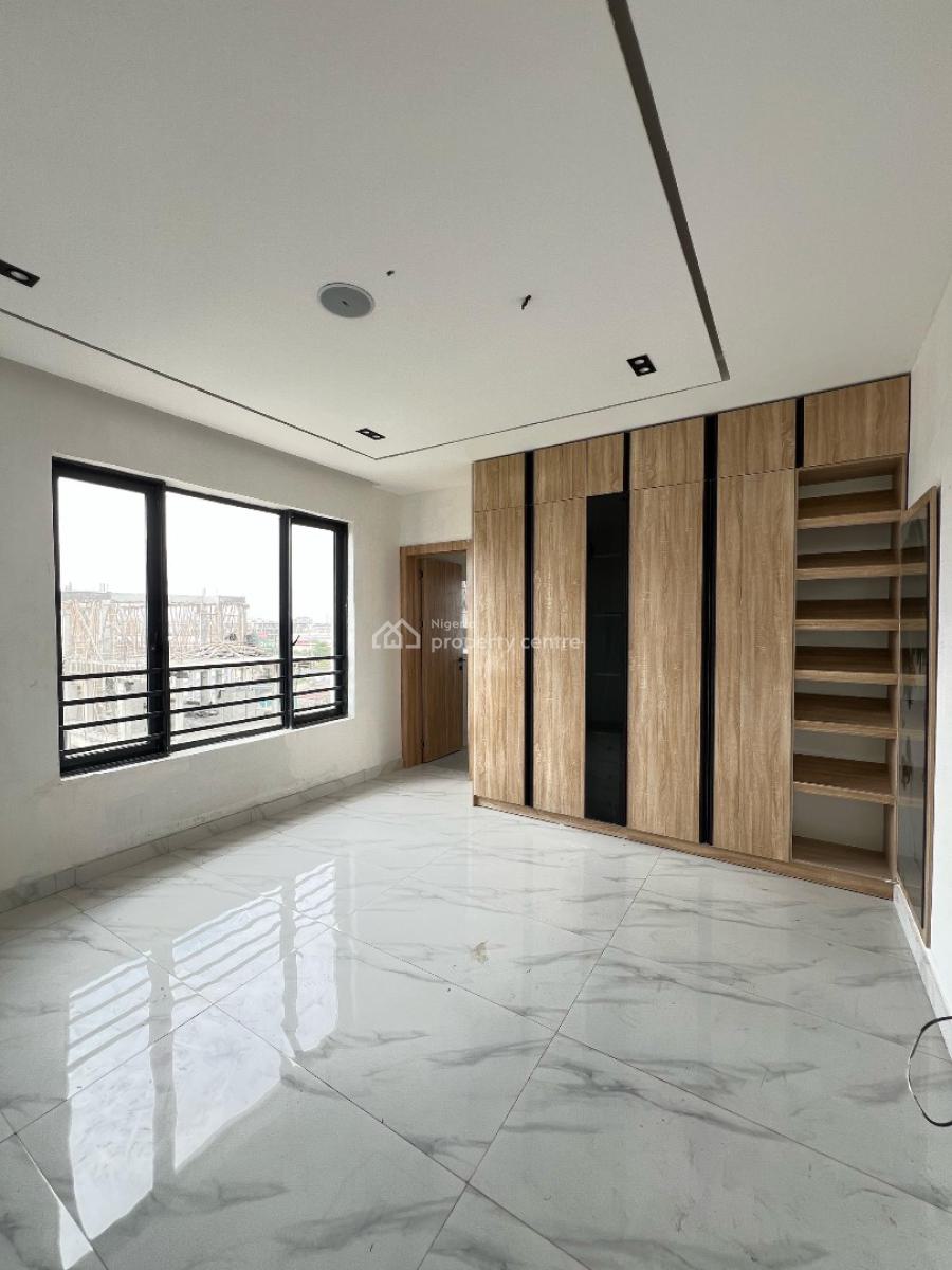 Spacious 2 Bedroom Apartment with  Bq, Pool, Gym  and Elevator, Lekki Phase 1, Lekki, Lagos, Flat / Apartment for Sale