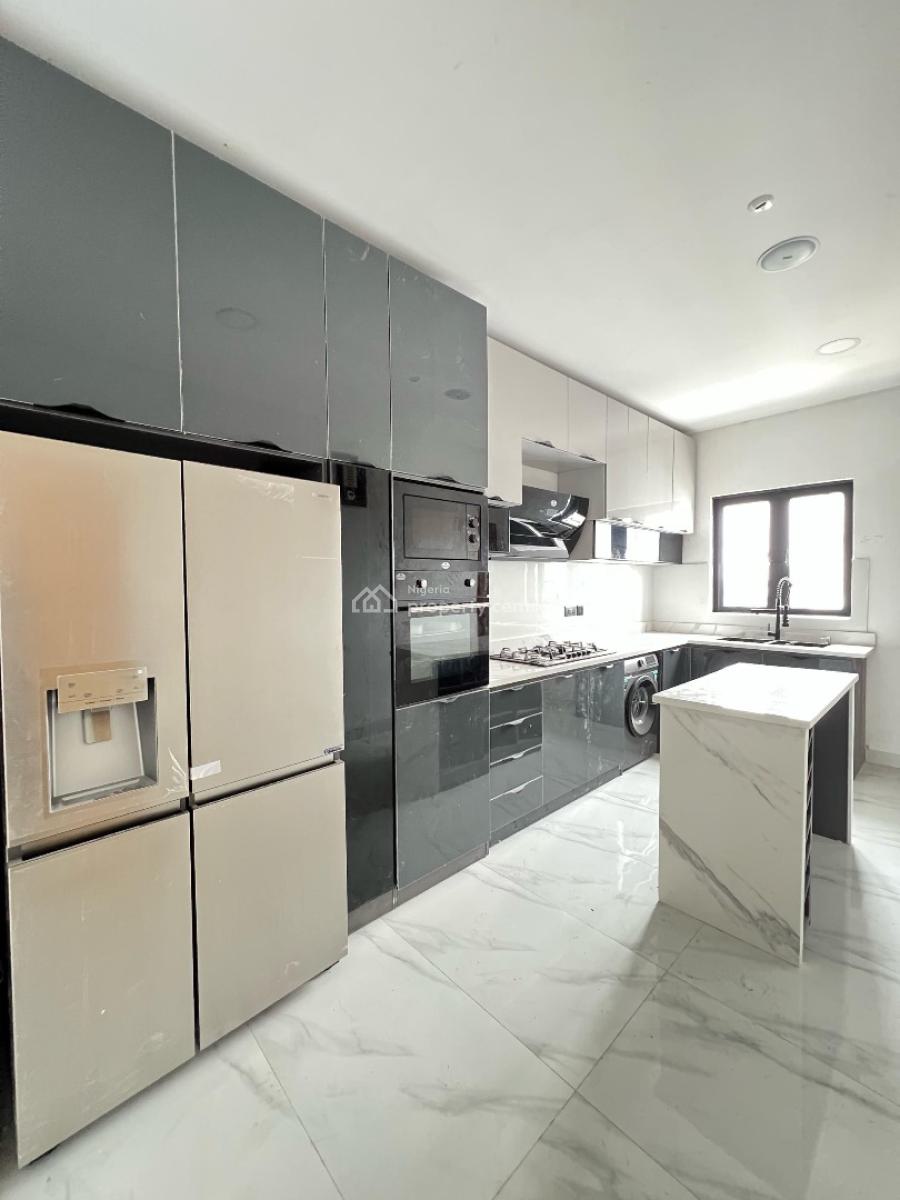 Spacious 2 Bedroom Apartment with  Bq, Pool, Gym  and Elevator, Lekki Phase 1, Lekki, Lagos, Flat / Apartment for Sale