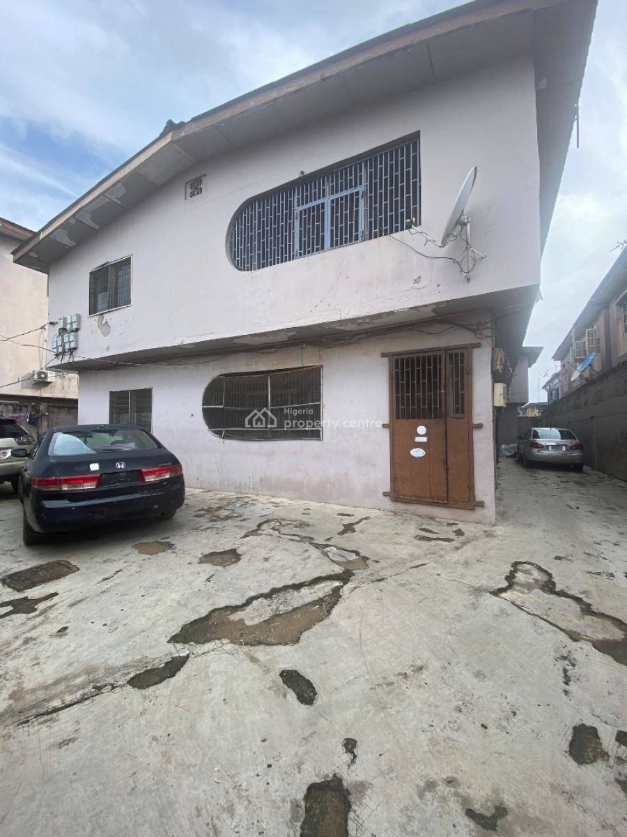 a Block of Flat, Isiba Oluwo, Egbeda, Alimosho, Lagos, Block of Flats for Sale