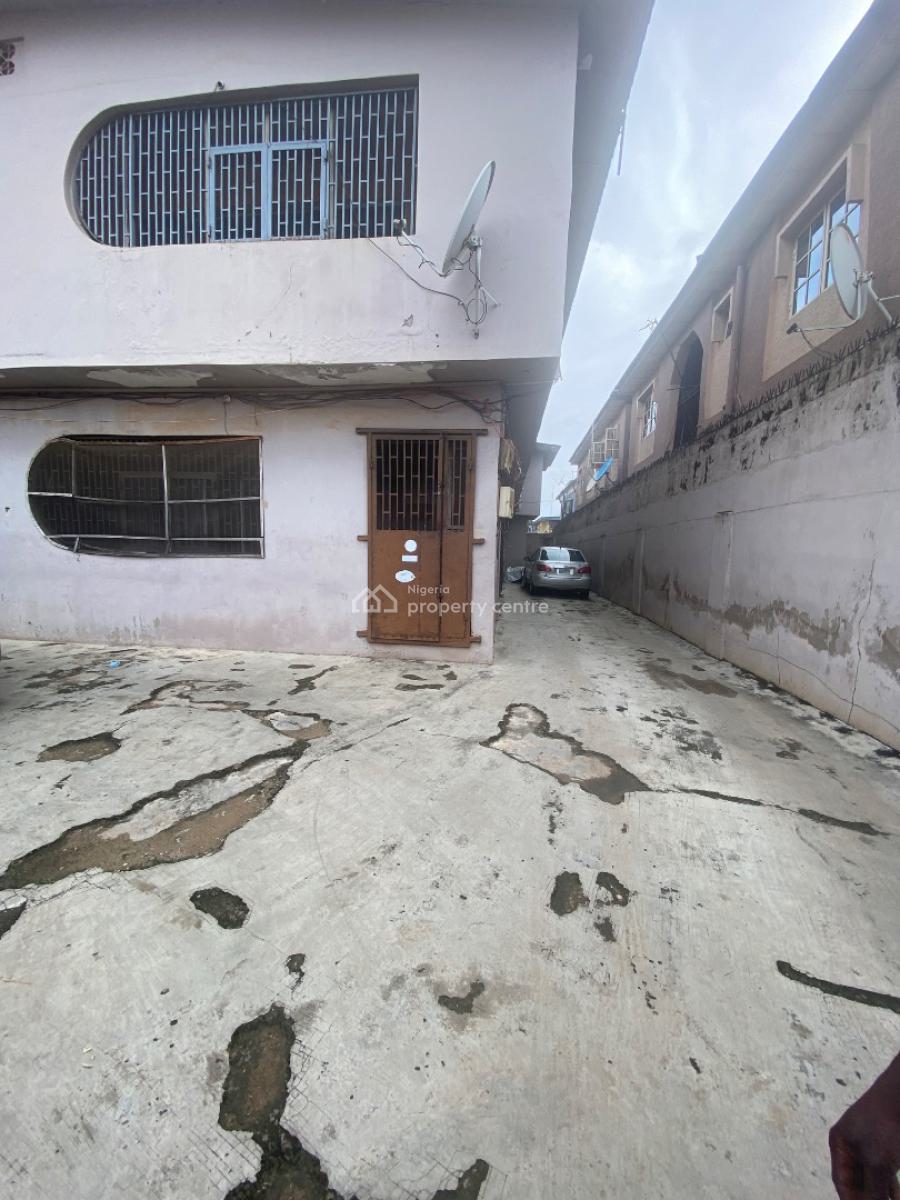a Block of Flat, Isiba Oluwo, Egbeda, Alimosho, Lagos, Block of Flats for Sale
