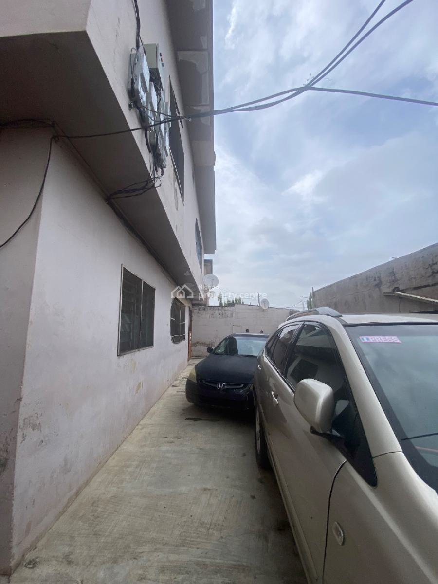 a Block of Flat, Isiba Oluwo, Egbeda, Alimosho, Lagos, Block of Flats for Sale