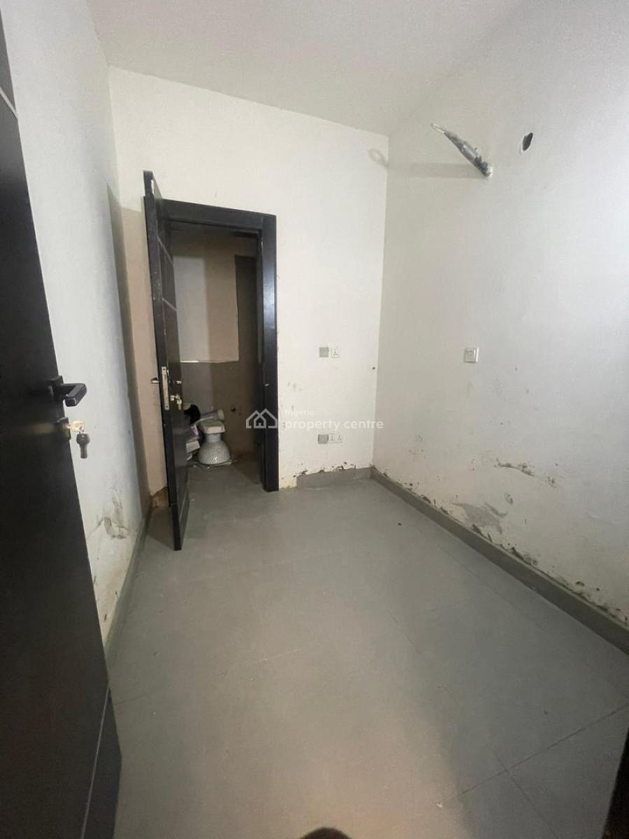 Fully Serviced 4 Bedroom Apartment W/ Bq, Elevator Good for Investmen, Lekki Phase 1, Lekki, Lagos, Flat / Apartment for Sale