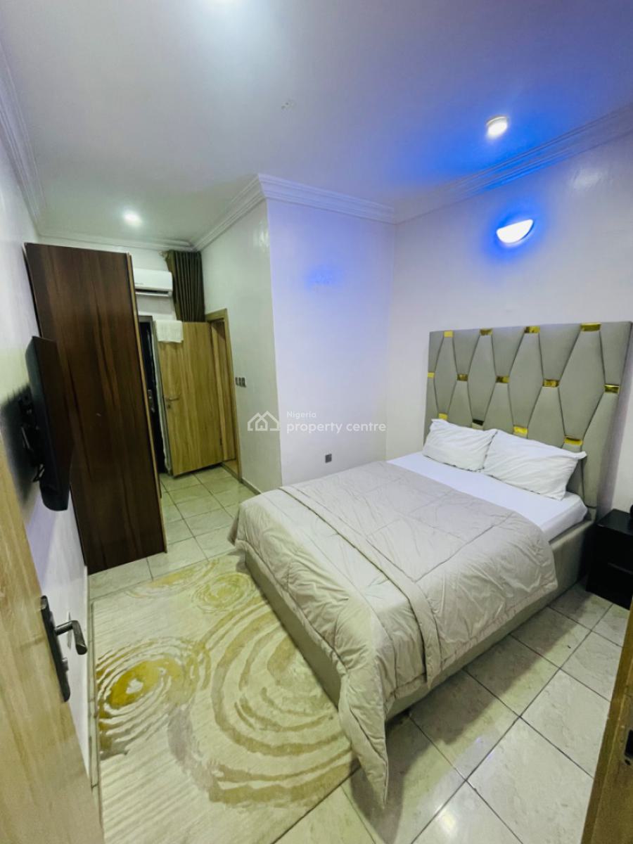 Luxury Furnished  2 Bedroom  Apartment with Pool, Gym & 24/7hrs Power, Chevron, Lekki, Lagos, Flat / Apartment Short Let