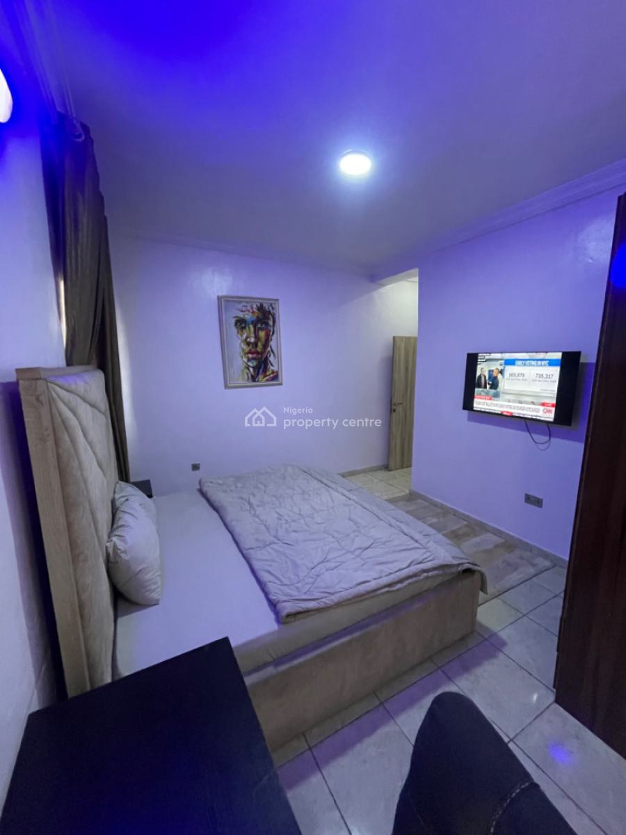 Luxury Furnished  2 Bedroom  Apartment with Pool, Gym & 24/7hrs Power, Chevron, Lekki, Lagos, Flat / Apartment Short Let