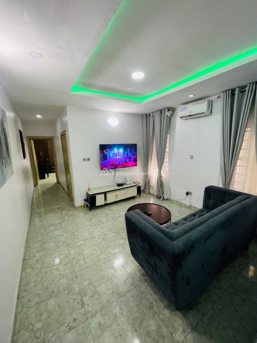 Furnished 1 Bedroom with Pool, Gym, 24/7hrs Power & Visitors Bathroom, Chevron, Lekki, Lagos, Flat / Apartment Short Let