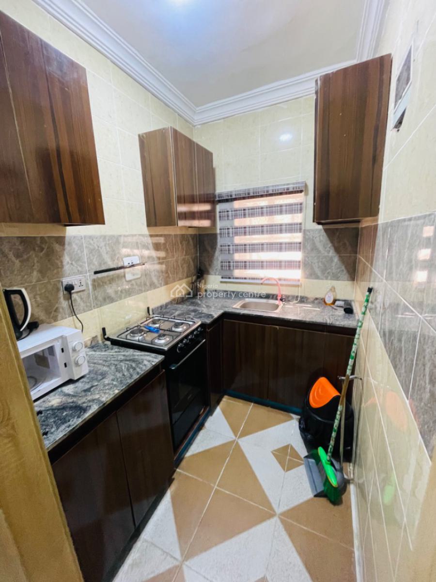 Furnished 1 Bedroom with Pool, Gym, 24/7hrs Power & Visitors Bathroom, Chevron, Lekki, Lagos, Flat / Apartment Short Let