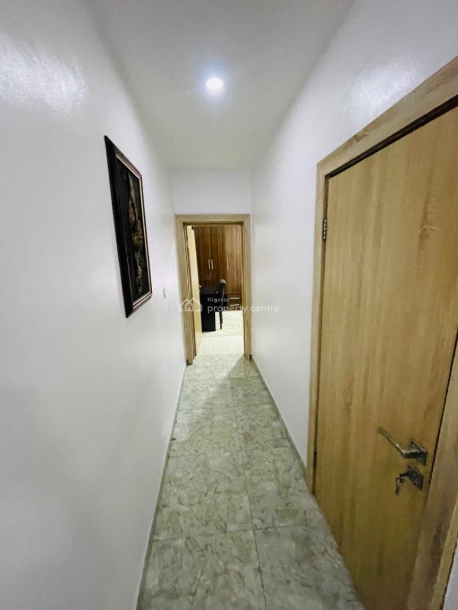 Furnished 1 Bedroom with Pool, Gym, 24/7hrs Power & Visitors Bathroom, Chevron, Lekki, Lagos, Flat / Apartment Short Let