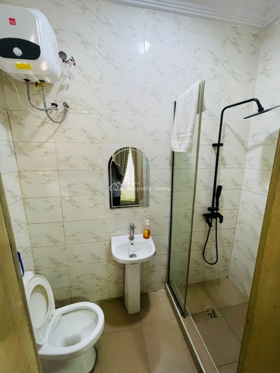 Furnished 1 Bedroom with Pool, Gym, 24/7hrs Power & Visitors Bathroom, Chevron, Lekki, Lagos, Flat / Apartment Short Let