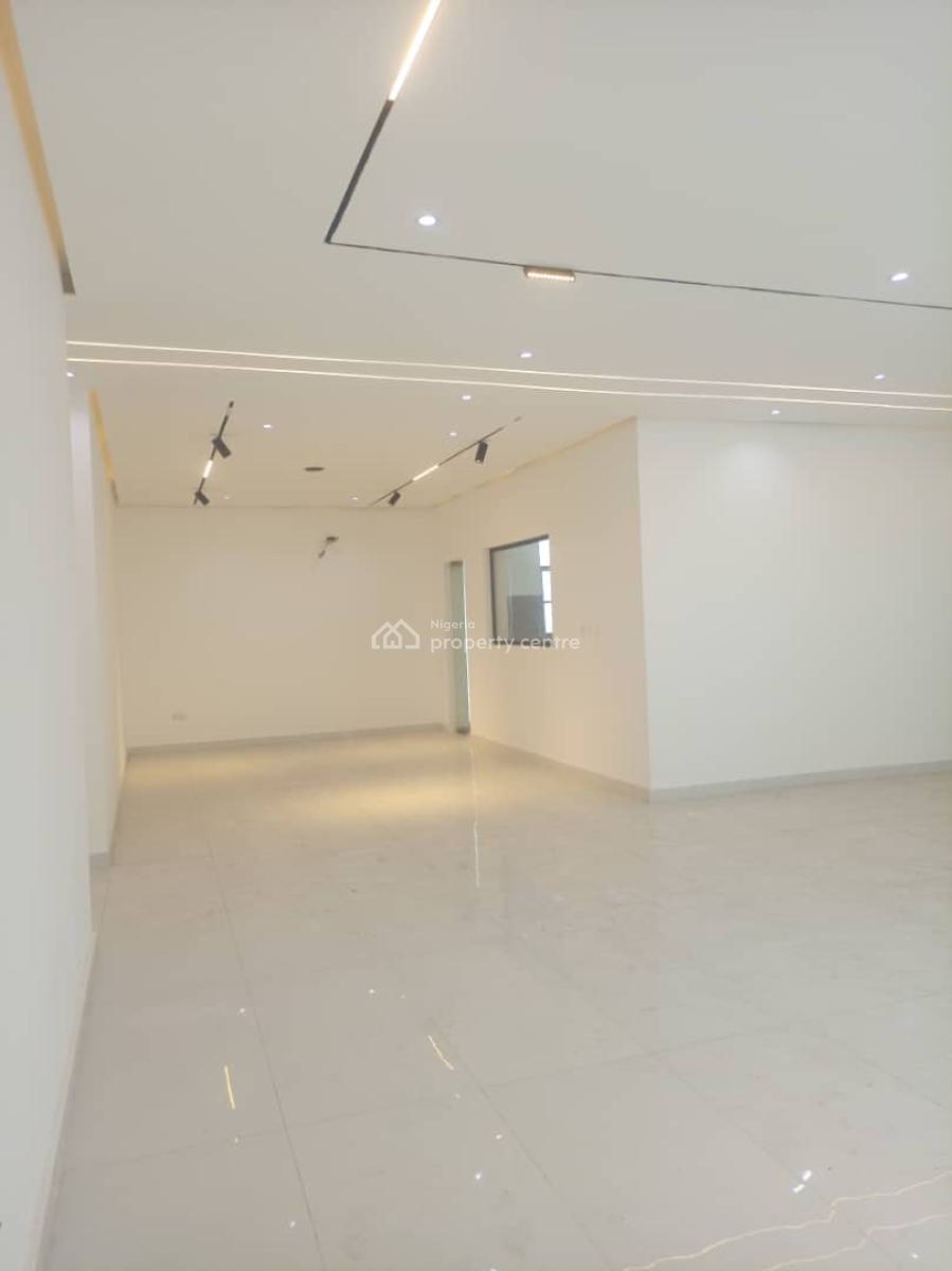 4 Bedroom Penthouse with Bq + Escalator + Gym + Swimming Pool and Play, Rhs, Ikate, Lekki, Lagos, Flat / Apartment for Sale