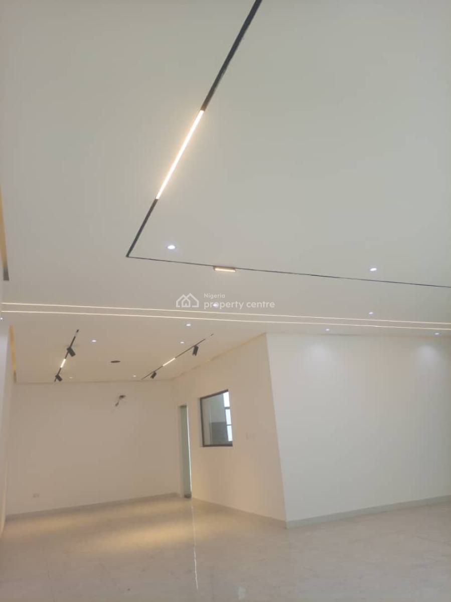 4 Bedroom Penthouse with Bq + Escalator + Gym + Swimming Pool and Play, Rhs, Ikate, Lekki, Lagos, Flat / Apartment for Sale