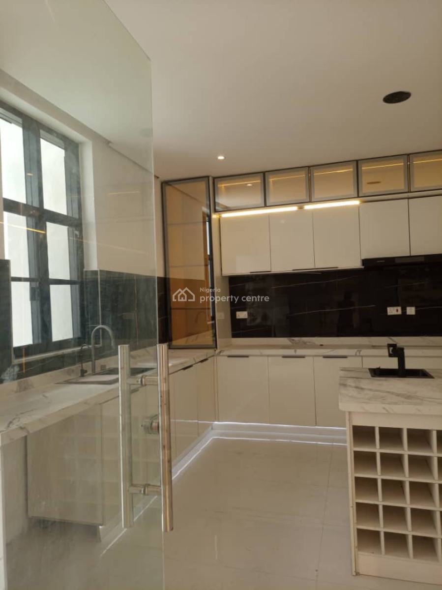 4 Bedroom Penthouse with Bq + Escalator + Gym + Swimming Pool and Play, Rhs, Ikate, Lekki, Lagos, Flat / Apartment for Sale
