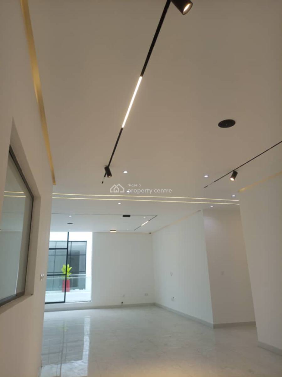 4 Bedroom Penthouse with Bq + Escalator + Gym + Swimming Pool and Play, Rhs, Ikate, Lekki, Lagos, Flat / Apartment for Sale