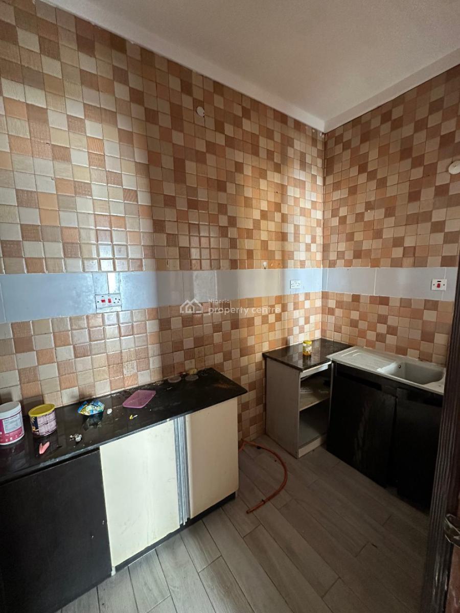 2 Bedroom Apartment Available, Ologolo, Lekki, Lagos, Flat / Apartment for Rent