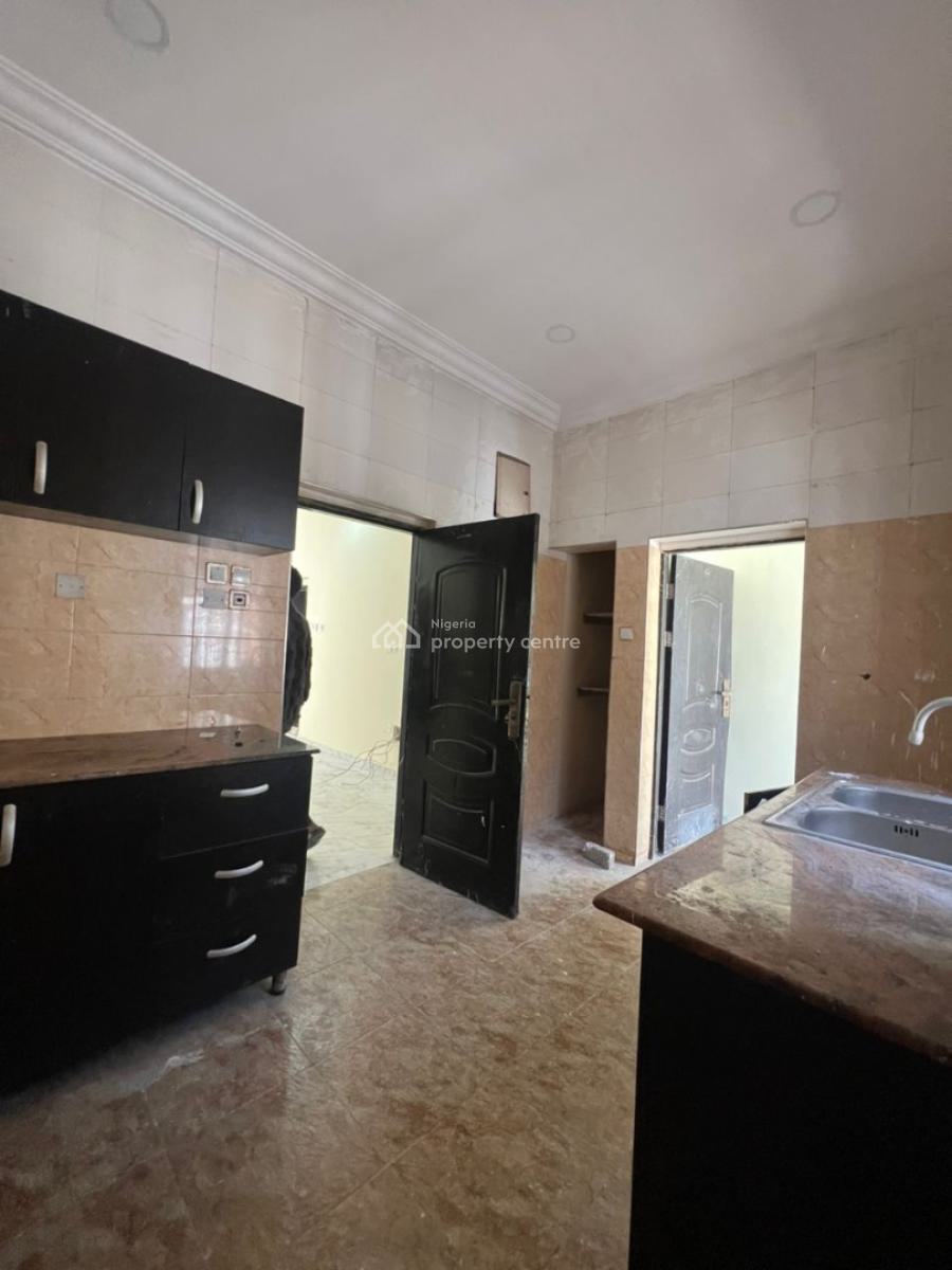 Well Maintained 2bedrooms Apartment, in a Prosper Secured Estate Off Freedom Way, Lekki Phase 1, Lekki, Lagos, Flat / Apartment for Rent