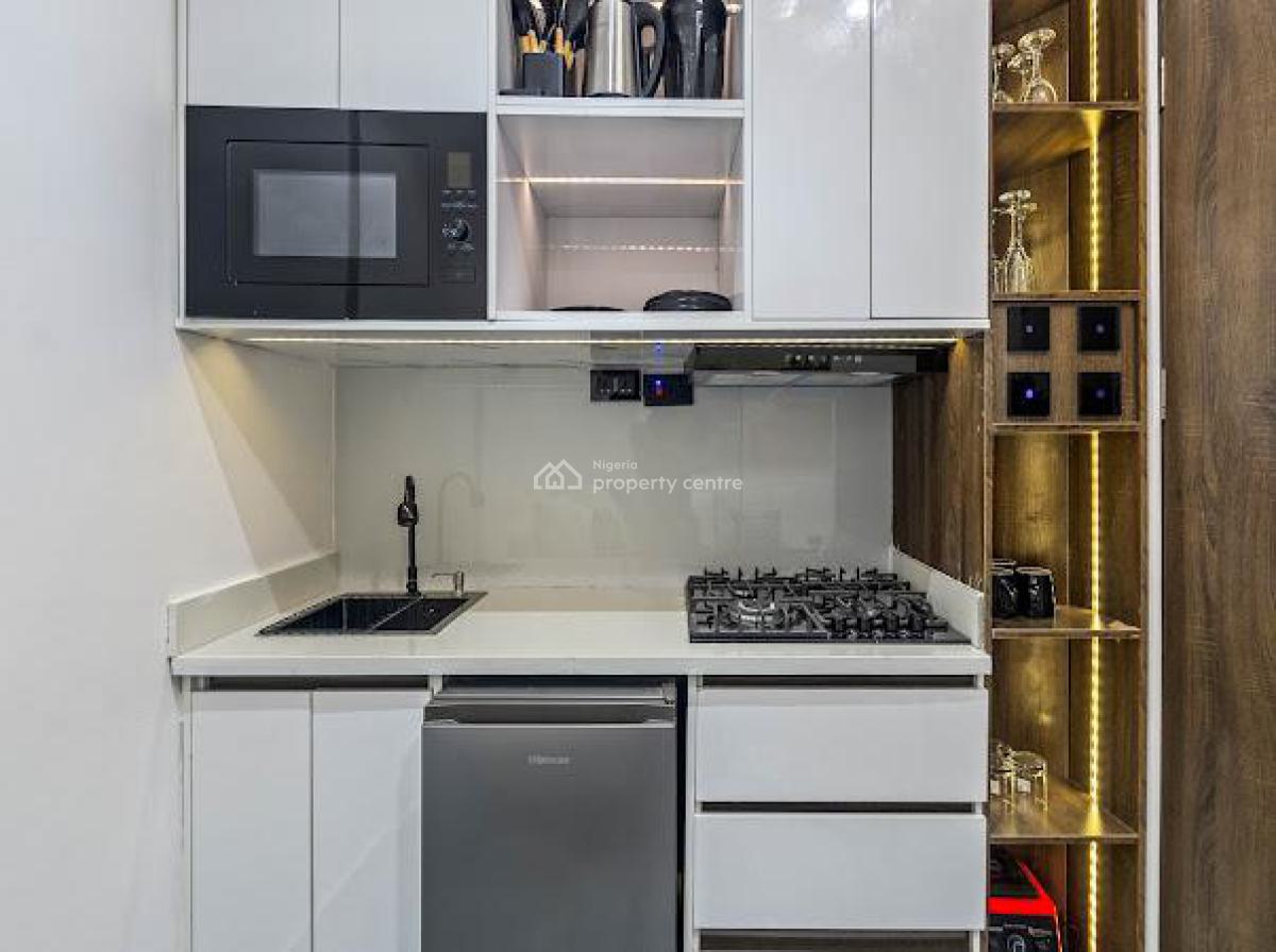 Luxury 1bedroom with Smart Home with  Elevator & Inbuilt Speaker, Off Admiralty Way, Lekki Phase 1, Lekki, Lagos, Flat / Apartment Short Let