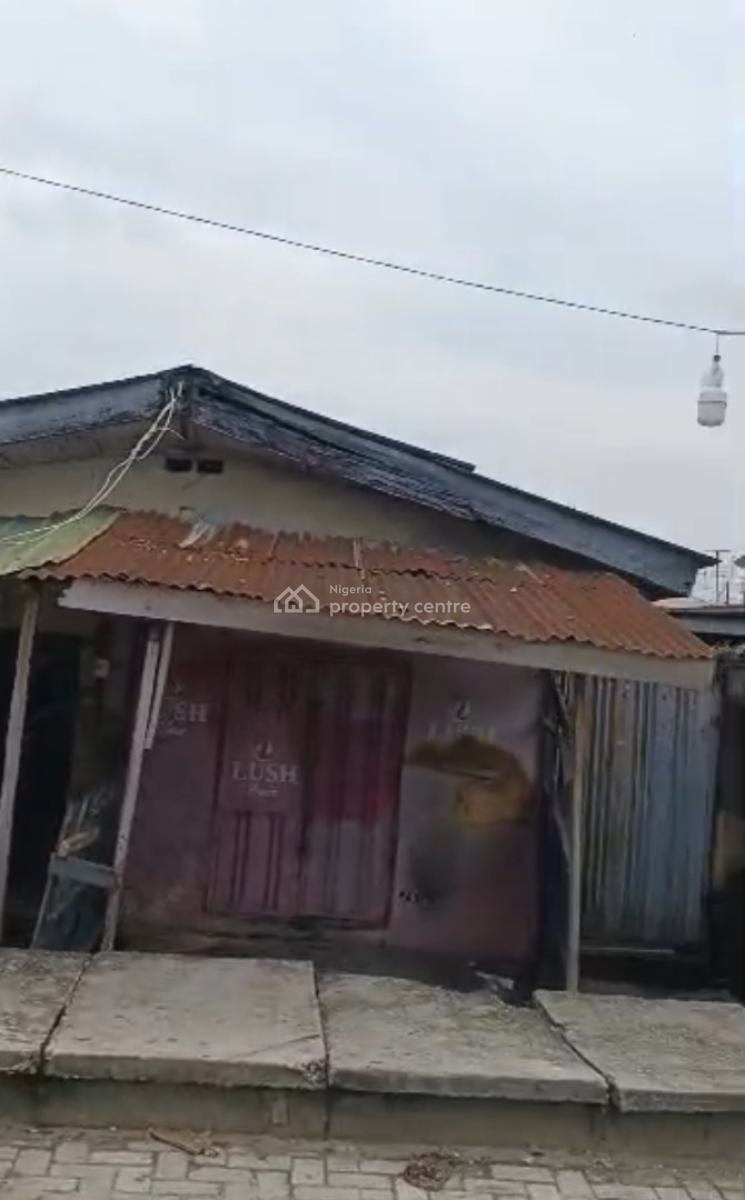 Bungalow on a Standard Half a Plot Land, : Off Ogunlana Road Ijeshatedo, Surulere, Lagos, Detached Bungalow for Sale