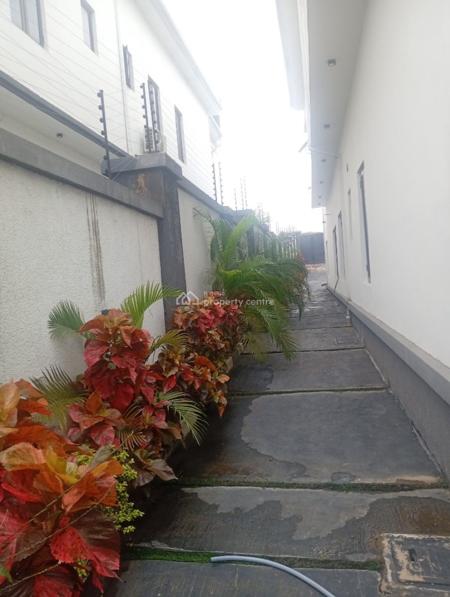 5 Bedroom Standalone Mansion, Guzape District, Abuja, House for Sale