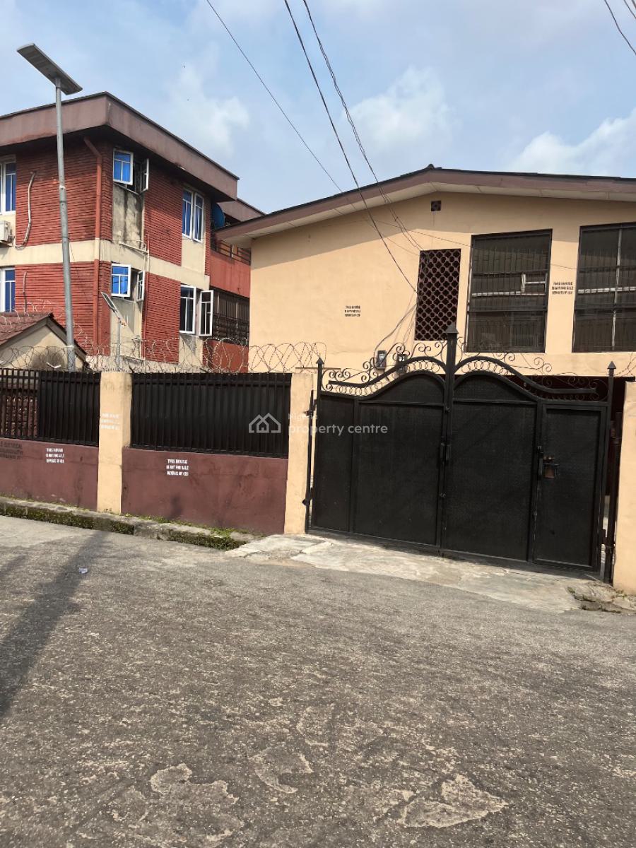 Block of Flats of 3 Bedrooms, Off Nuru Oniwo, Adelabu, Surulere, Lagos, Block of Flats for Sale