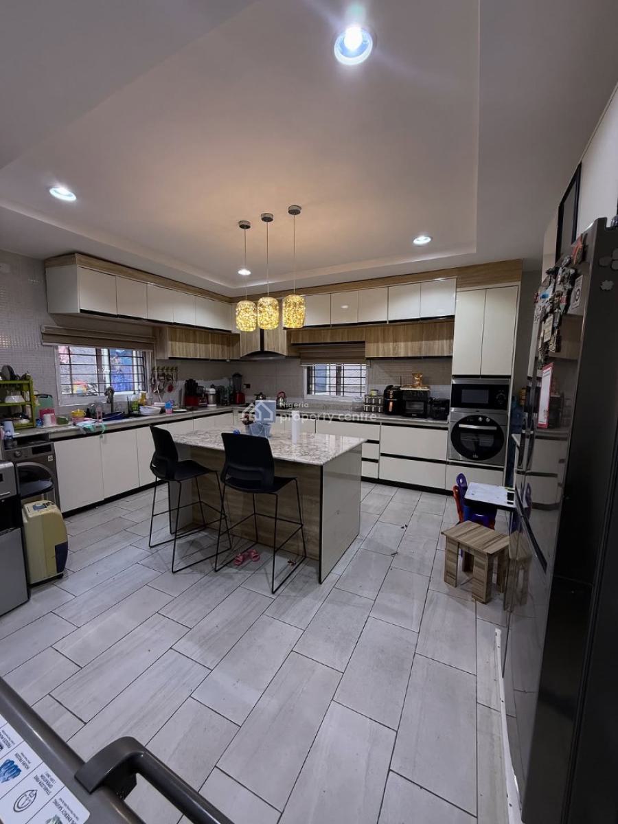 Elegant 4 Bedroom Terrace Duplex with Bq, Guzape District, Abuja, Terraced Duplex for Sale