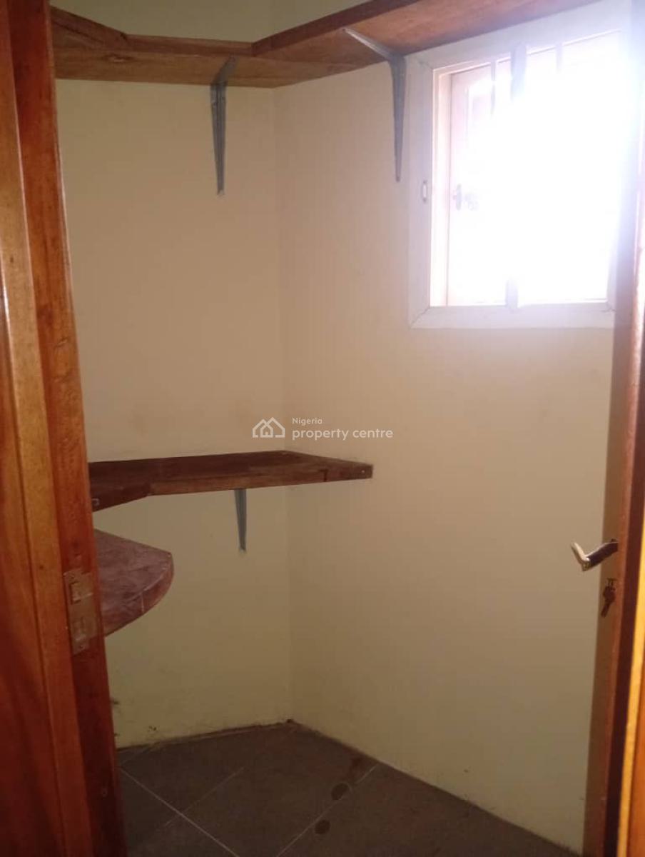Spacious and Decent Three (3) Bedroom Apt (ground Floor), Lekki Phase 1, Lekki, Lagos, Flat / Apartment for Rent
