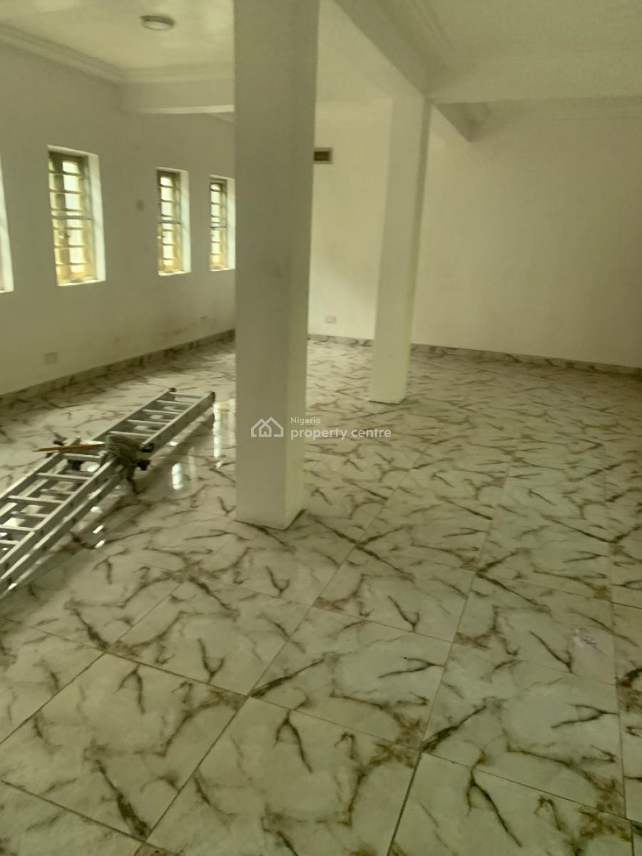 Well Maintained 64 Sqmtrs Office Space, Ikorodu Road, Fadeyi, Shomolu, Lagos, Office Space for Rent