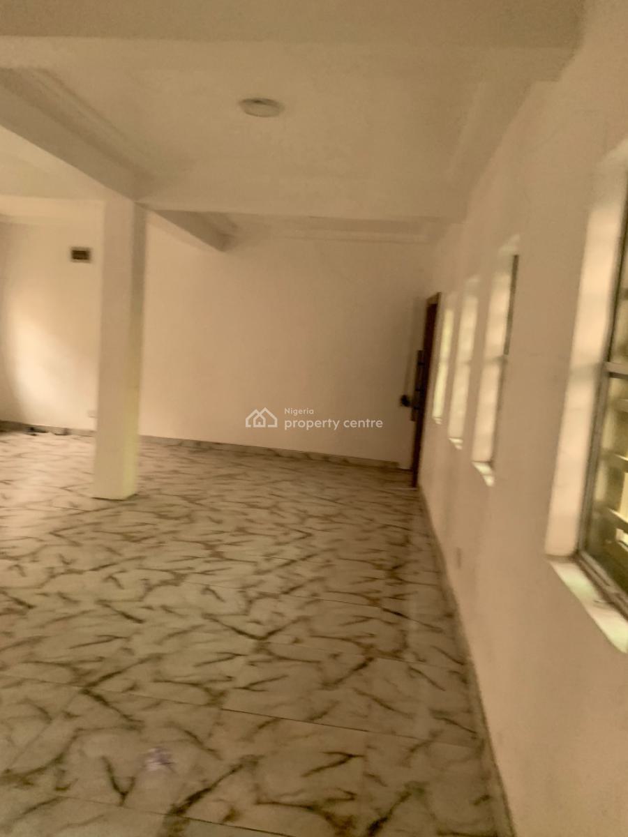Well Maintained 64 Sqmtrs Office Space, Ikorodu Road, Fadeyi, Shomolu, Lagos, Office Space for Rent