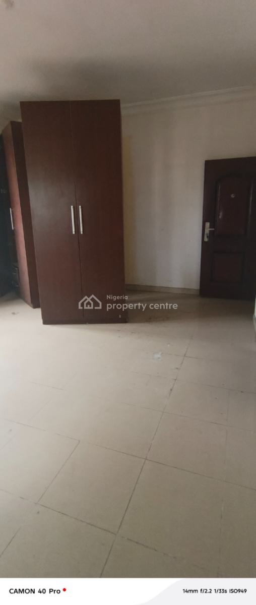 Clean 3 Bedroom Flat Upstairs, Lekki County Estate, Lekki, Lagos, Flat / Apartment for Rent