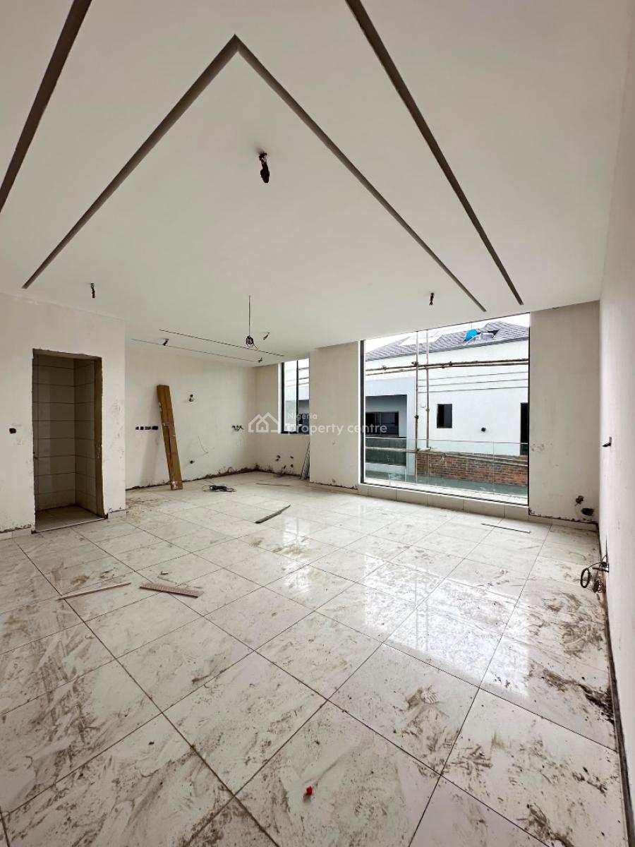 Spacious 2 Bedroom Apartment with a Reception, Elevator, Pool and Gym., Lekki Phase 1, Lekki, Lagos, Flat / Apartment for Sale