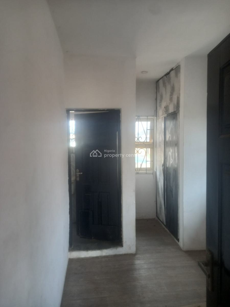 Upstairs Mini Flat 2 Toilets, Scheme 1 Estate, Oko-oba, Agege, Lagos, Mini Flat (room and Parlour) for Rent