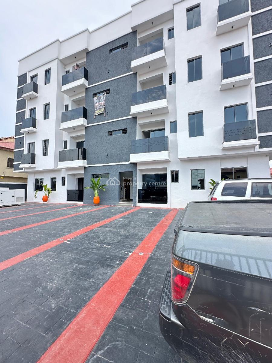 Spacious 2 Bedroom Apartment with an Elevator in a Secure Location, Lekki Phase 1, Lekki, Lagos, Flat / Apartment for Sale