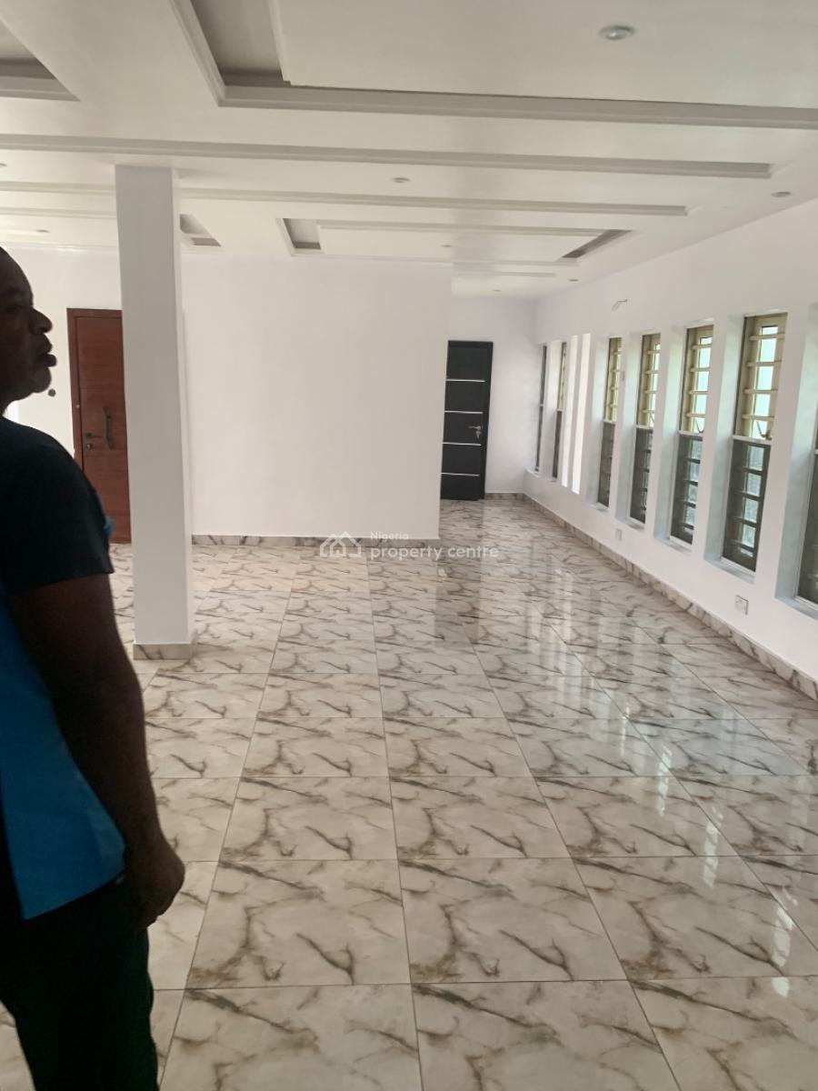 Maintained 74 Sqmtrs Office Space, Ikorodu Road, Fadeyi, Shomolu, Lagos, Office Space for Rent