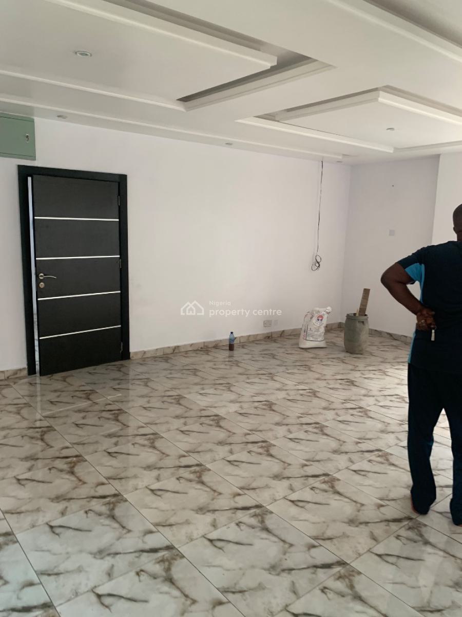 Maintained 74 Sqmtrs Office Space, Ikorodu Road, Fadeyi, Shomolu, Lagos, Office Space for Rent