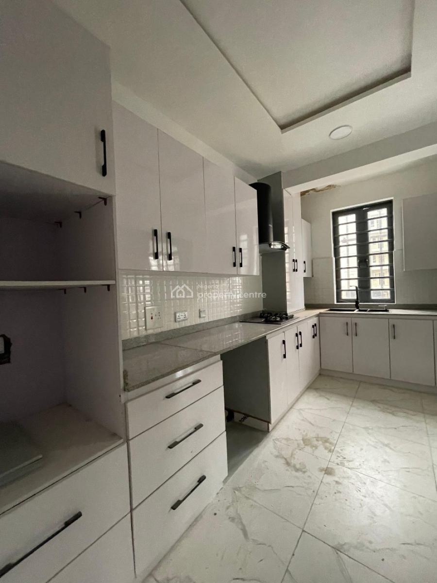 Contemporary 2 Bedroom Apartment Bedroom in a Serene Environment, Lekki Phase 1, Lekki, Lagos, Flat / Apartment for Sale