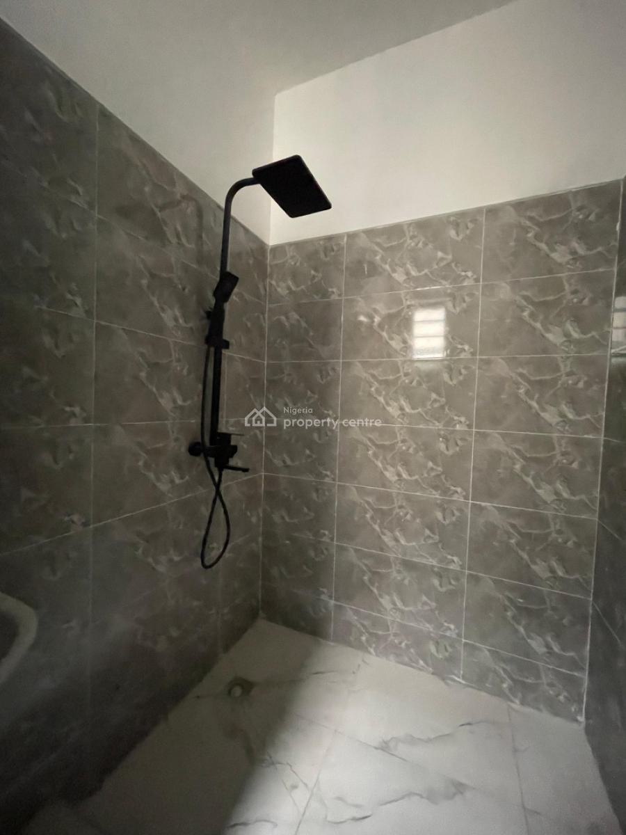 Contemporary 2 Bedroom Apartment Bedroom in a Serene Environment, Lekki Phase 1, Lekki, Lagos, Flat / Apartment for Sale