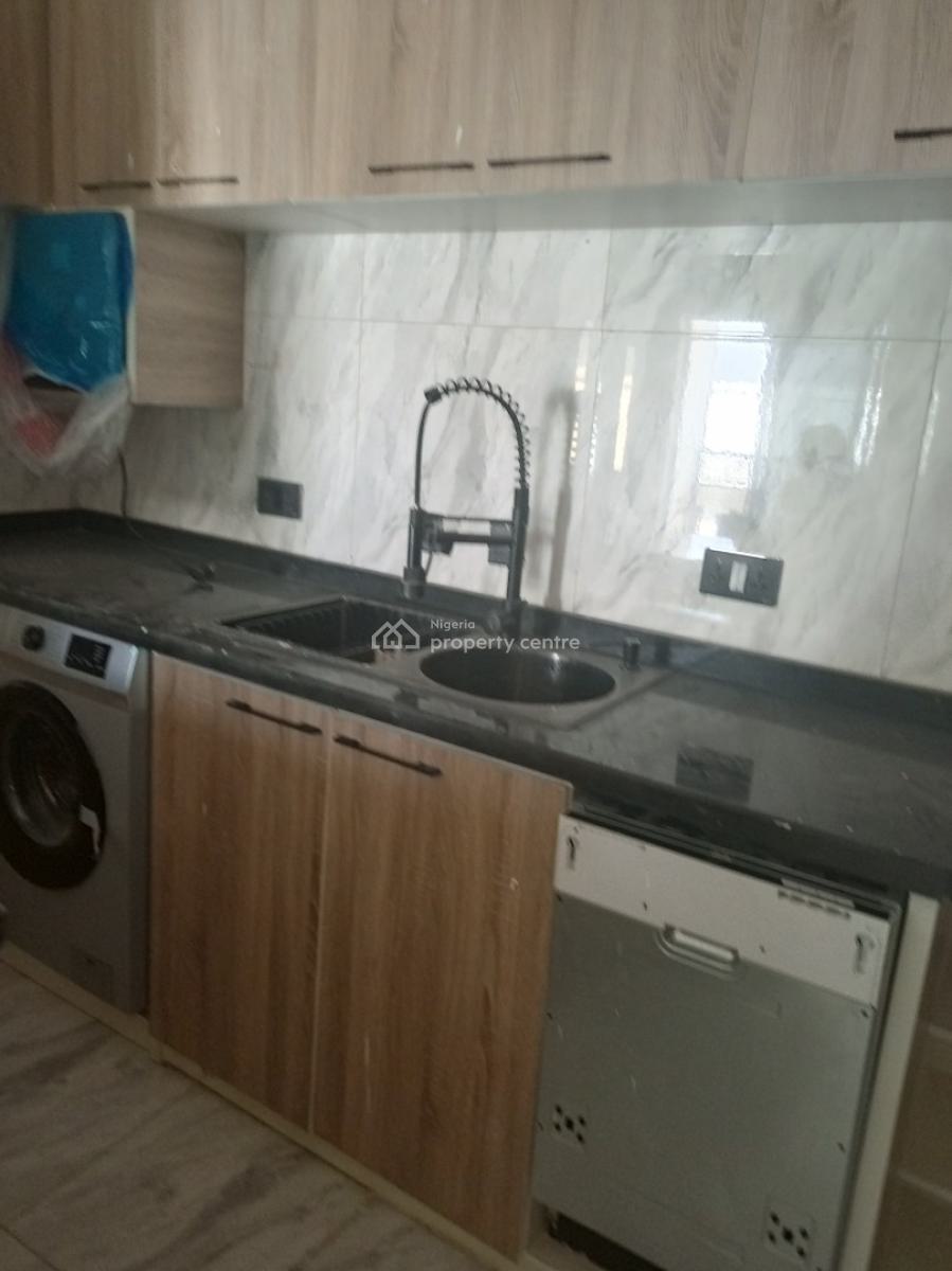 Watch The Video on The Youtube.   Tastefully Finished Spacious Standar, Jahi By Gilmor, Jahi, Abuja, Flat / Apartment for Sale