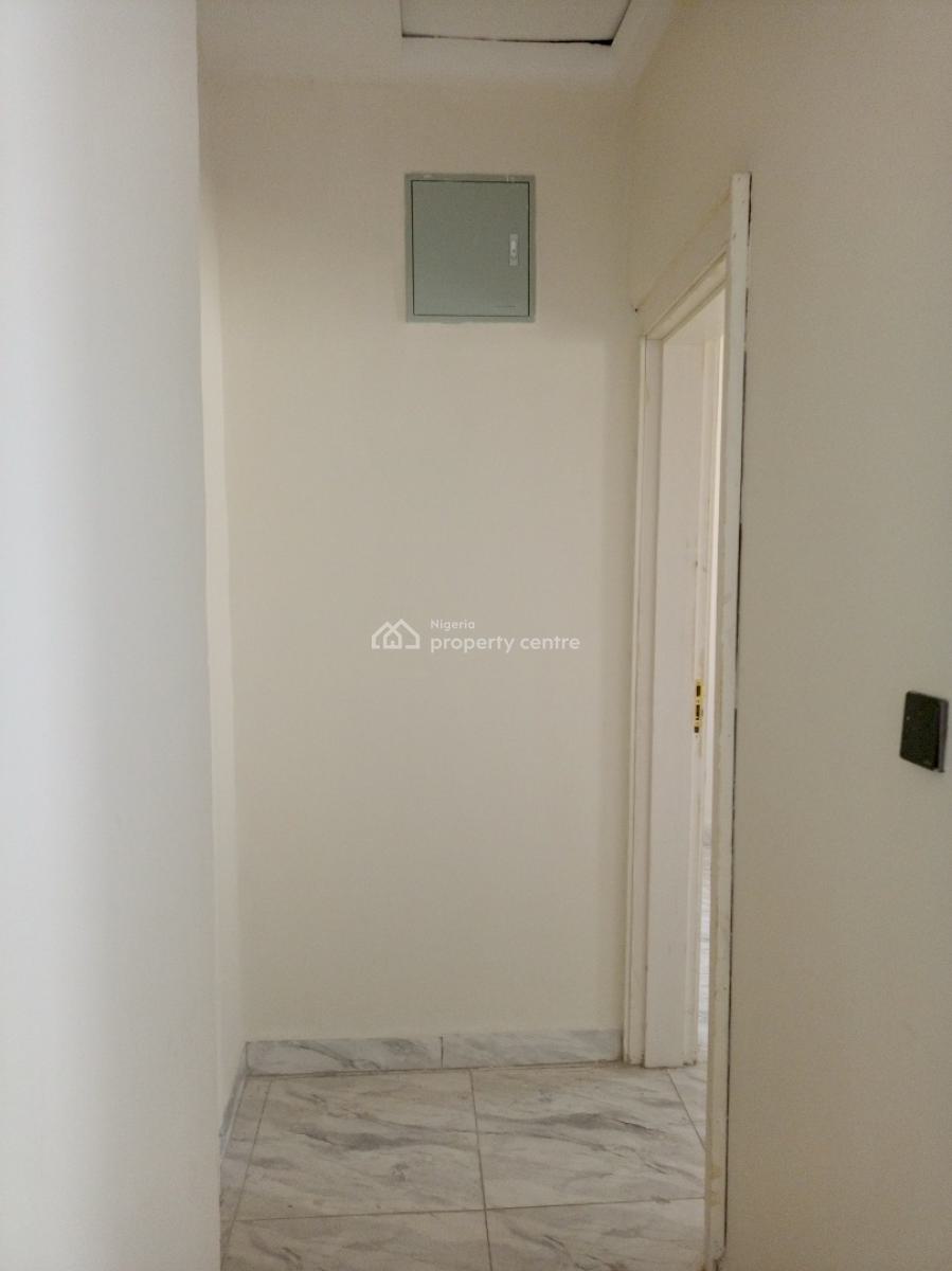 Watch The Video on The Youtube.   Tastefully Finished Spacious Standar, Jahi By Gilmor, Jahi, Abuja, Flat / Apartment for Sale