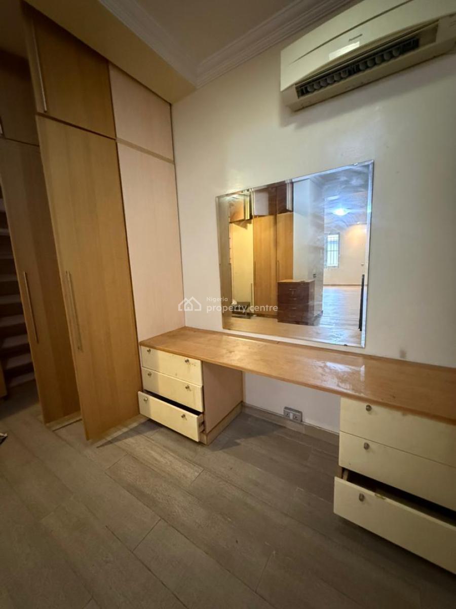 Three Bedrooms Terrace with 2 Rooms Bq, Swimming Pool and Gym, Ikoyi, Lagos, Terraced Duplex for Rent