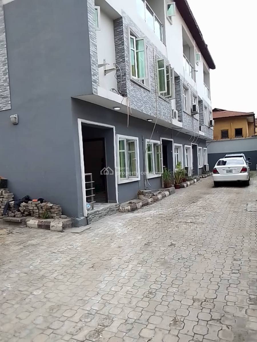Luxury 4 Bedroom Terrace Duplex, Surulere, Lagos, Terraced Duplex for Sale