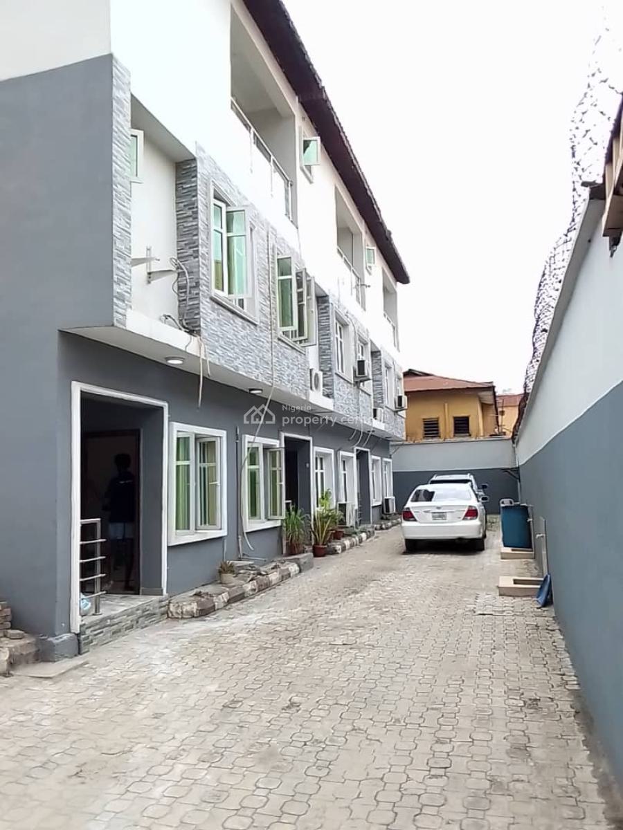 Luxury 4 Bedroom Terrace Duplex, Surulere, Lagos, Terraced Duplex for Sale