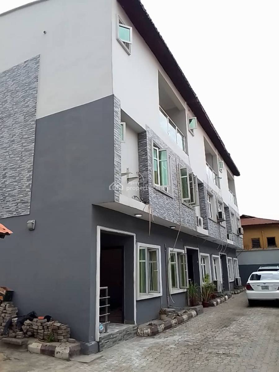 Luxury 4 Bedroom Terrace Duplex, Surulere, Lagos, Terraced Duplex for Sale