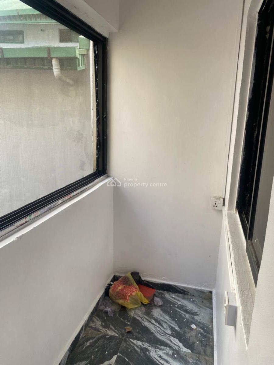 1 Room Self Contain Upstairs, Igboefon, Lekki, Lagos, Self Contain (single Rooms) for Rent