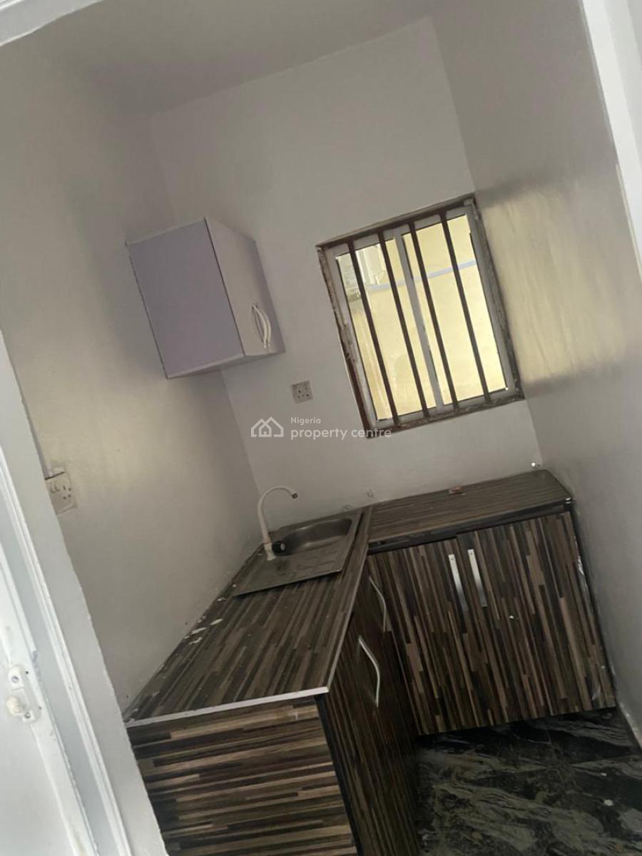 1 Room Self Contain Upstairs, Igboefon, Lekki, Lagos, Self Contain (single Rooms) for Rent