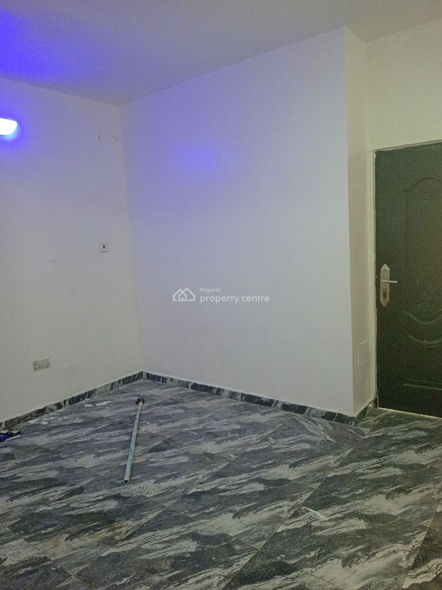 1 Room Self Contain Upstairs, Igboefon, Lekki, Lagos, Self Contain (single Rooms) for Rent