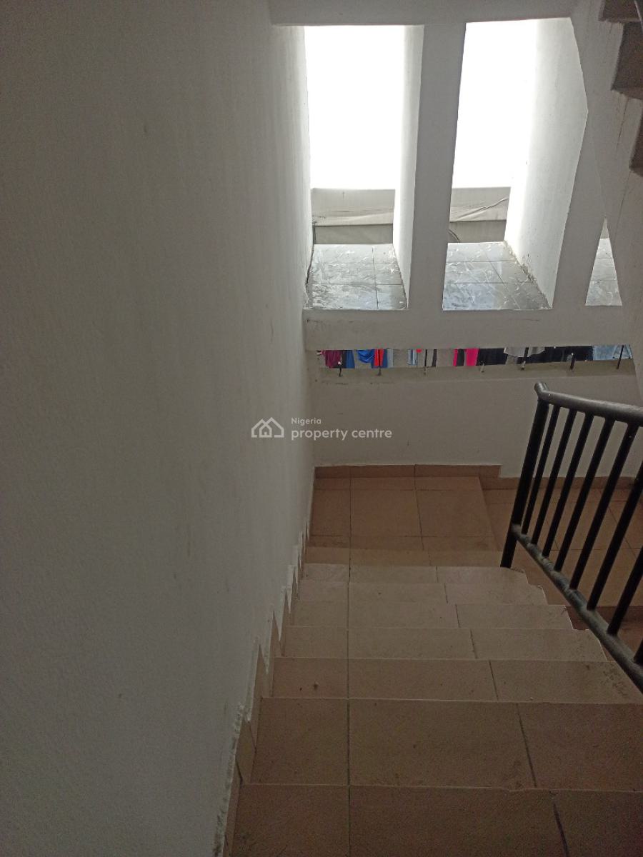 1 Room Self Contain Upstairs, Igboefon, Lekki, Lagos, Self Contain (single Rooms) for Rent