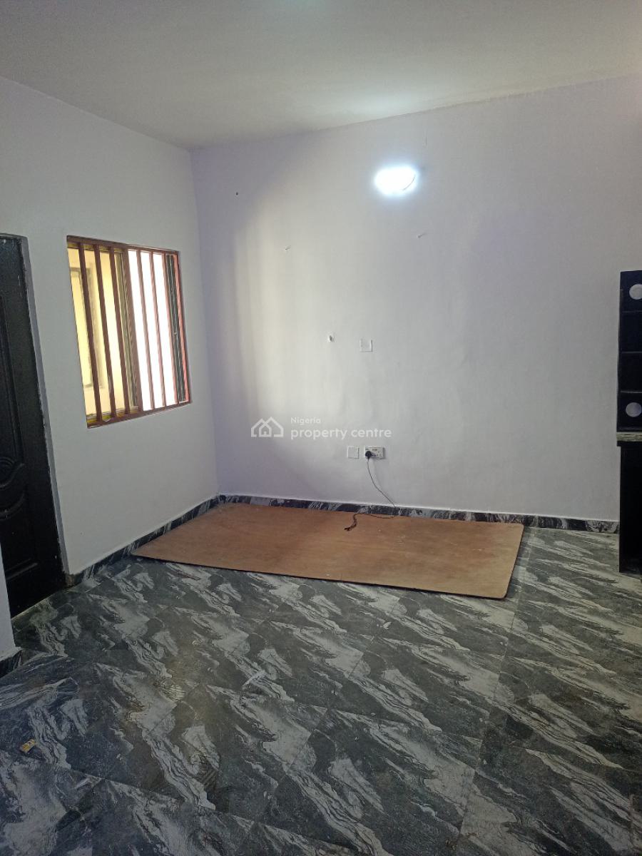 1 Room Self Contain Upstairs, Igboefon, Lekki, Lagos, Self Contain (single Rooms) for Rent
