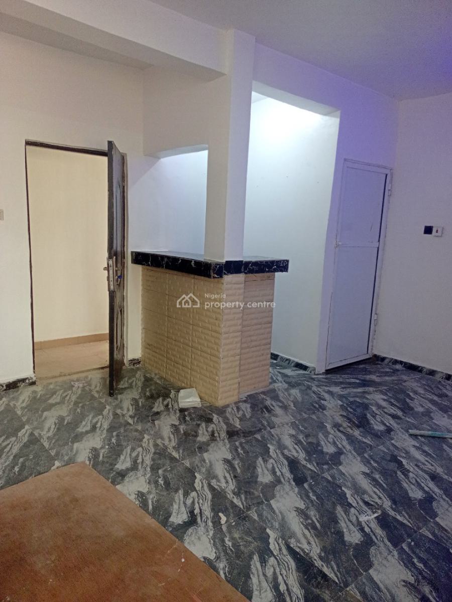 1 Room Self Contain Upstairs, Igboefon, Lekki, Lagos, Self Contain (single Rooms) for Rent