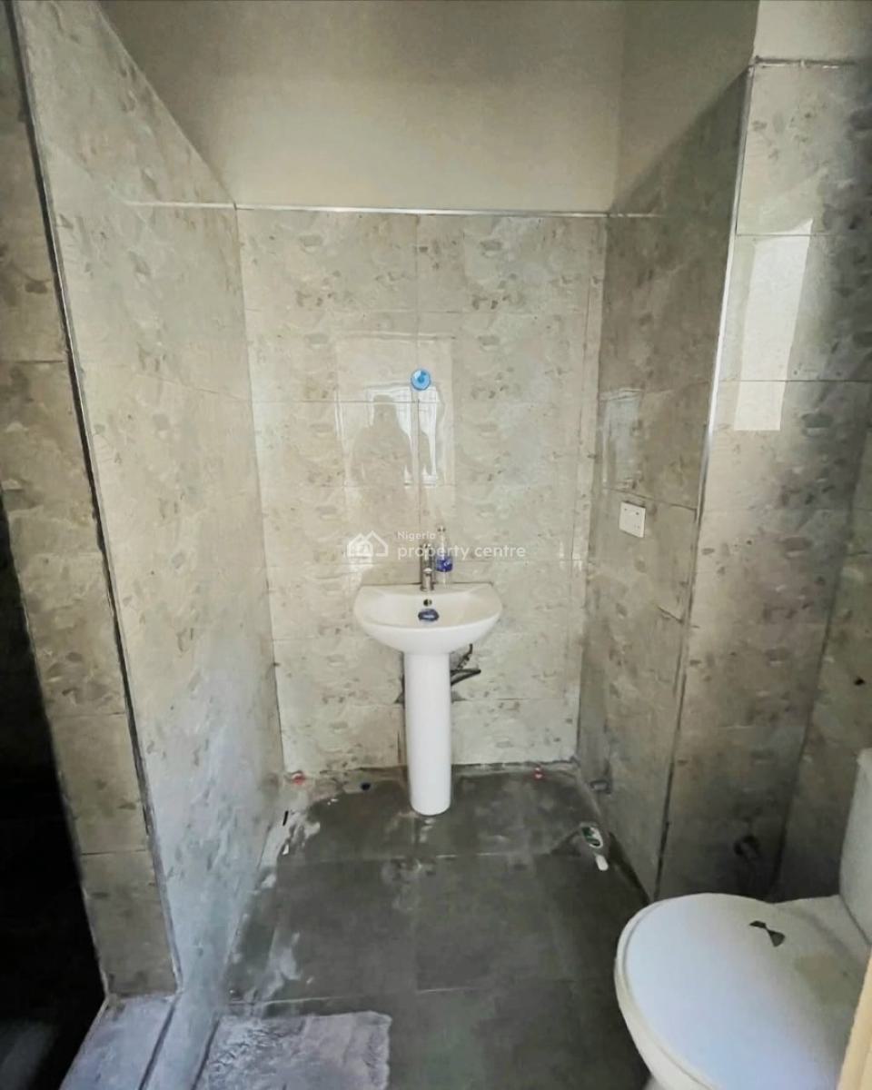 Spacious 3 Bedroom Apartment, Ikota, Lekki, Lagos, Flat / Apartment for Sale