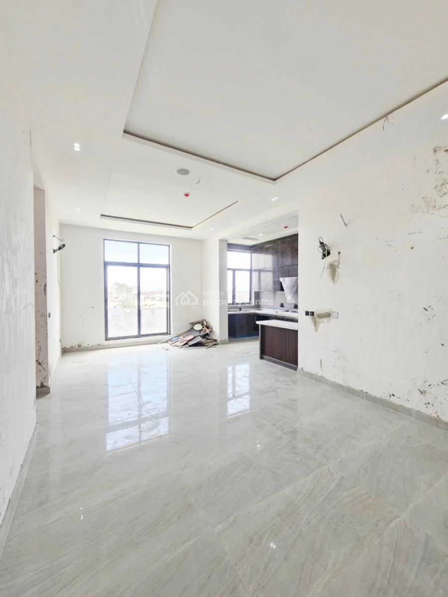 Spacious 2 Bedroom Apartment with Pool,elevator,gym and Bq, Lekki Phase 1, Lekki, Lagos, Block of Flats for Sale