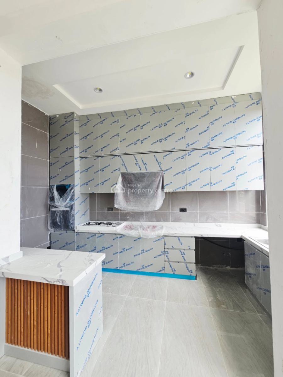 Spacious 2 Bedroom Apartment with Pool,elevator,gym and Bq, Lekki Phase 1, Lekki, Lagos, Block of Flats for Sale