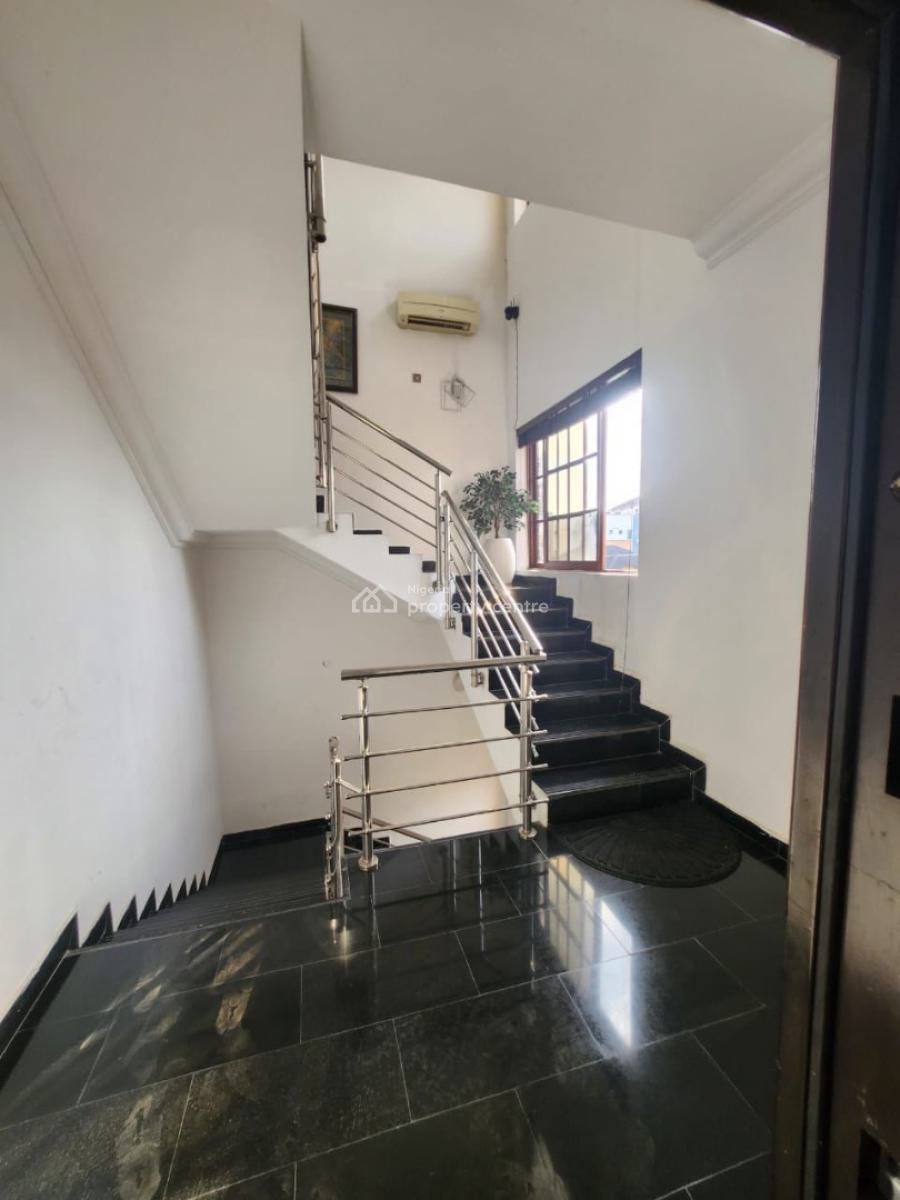 Tastefully Built and Well Maintained 3 Bedroom Apartment, Ikoyi, Lagos, Flat / Apartment for Rent